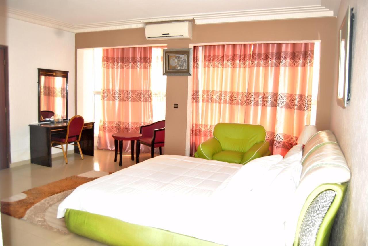 Riviera Hotel Benin Cotonou Exteriör bild